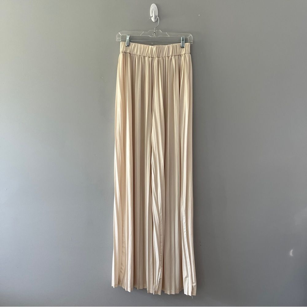 Wide Leg Pleated Pants in Light Beige
